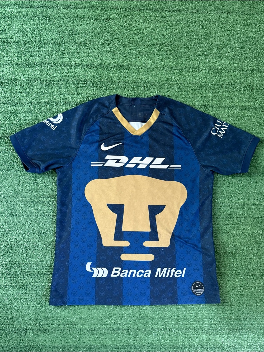 Nike Pumas UNAM Home Soccer Jersey Men M Blue Gold Liga MX #19